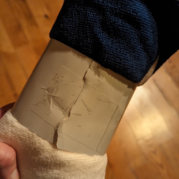 NWT Disney Cruise Line Castaway Club 2023 Towel - Picture 3 of 4